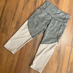 🏆Champion🏆 multi-tone gray leggings with side pocket size medium, EUC